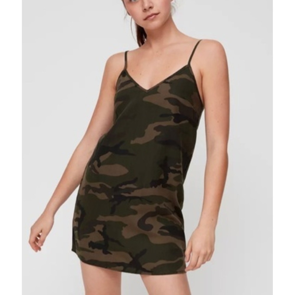 Tna Aritzia Camo Mini‎ Slip Dress Green Lyocell V-Neck Adjustable Straps Large